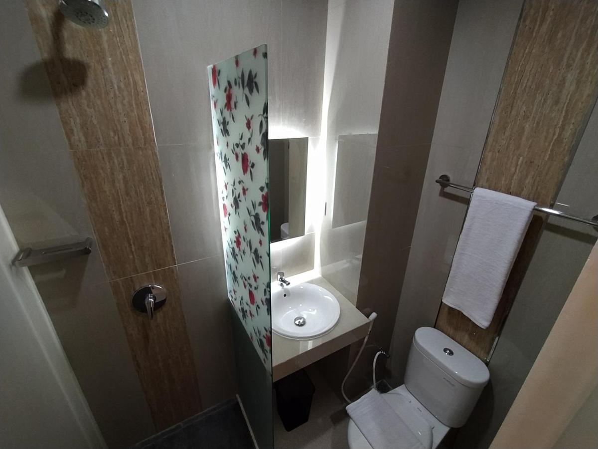 Griya Indah Sari Hotel Solo Eksteriør billede